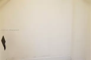 8025 SW 107th Ave, Miami, FL 33173 - Photo 9