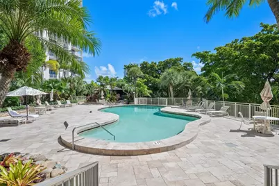 1000 Quayside Ter #709, Miami, FL 33138 - Photo 37