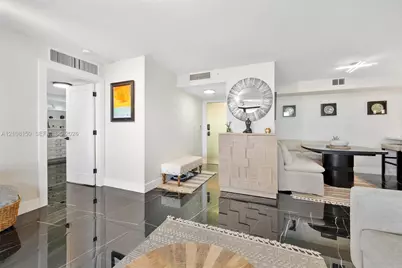 1000 Quayside Ter #709, Miami, FL 33138 - Photo 7