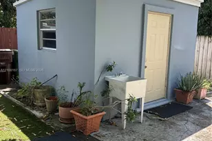 682 W 37th St, Hialeah, FL 33012 - Photo 17