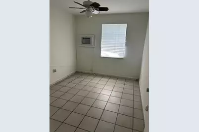682 W 37th St, Hialeah, FL 33012 - Photo 15