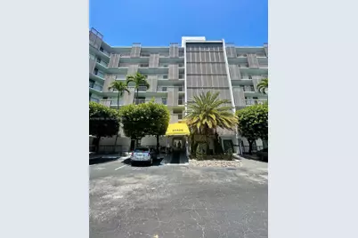 20400 W Country Club Dr #608, Aventura, FL 33180 - Photo 1