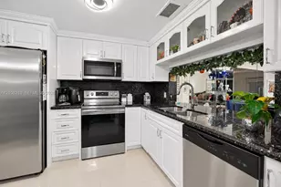 10382 NW 24th Pl, Sunrise, FL 33322 - Photo 5