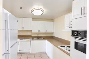 915 NW 1st Ave, Miami, FL 33136 - Photo 5