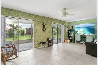 10307 NW 70th St, Tamarac, FL 33321 - Photo 3