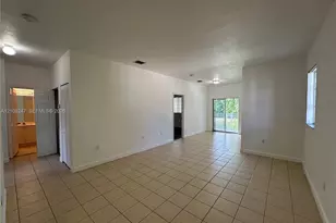 2641 NE 4th St, Homestead, FL 33033 - Photo 5