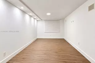 9350 Fontainebleau Blvd, Miami, FL 33172 - Photo 11