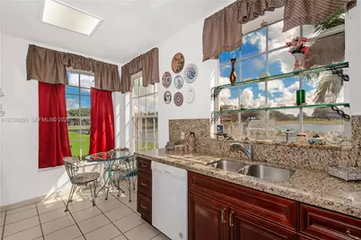 14817 Balgowan Rd #102-5, Miami Lakes, FL 33016 - Photo 13