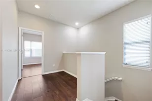 945 Banyan Dr, Hollywood, FL 33021 - Photo 13