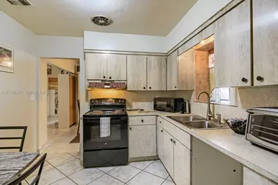 2432 Wiley Ct, Hollywood, FL 33020 - Photo 9