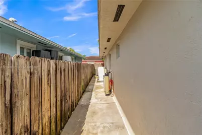 2425 NW 52nd St, Miami, FL 33142 - Photo 41