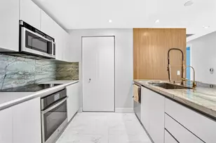488 NE 18th St, Miami, FL 33132 - Photo 7