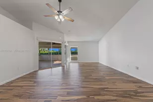 2530 SE 7th Pl, Homestead, FL 33033 - Photo 3