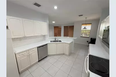 2122 SW 151st Pl, Miami, FL 33185 - Photo 3