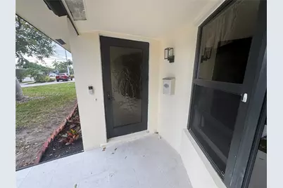 1109 SE 10th St, Deerfield Beach, FL 33441 - Photo 5