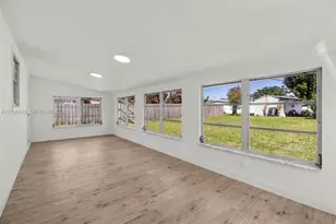 555 SE Airoso Blvd, Port Saint Lucie, FL 34983 - Photo 9