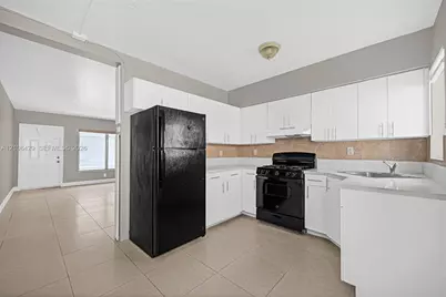1430 NE 171st St, North Miami Beach, FL 33162 - Photo 23