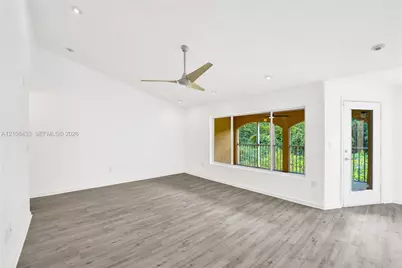 2300 NW 33rd St #911, Oakland Park, FL 33309 - Photo 17