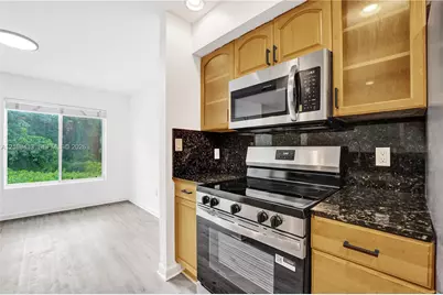 2300 NW 33rd St #911, Oakland Park, FL 33309 - Photo 9