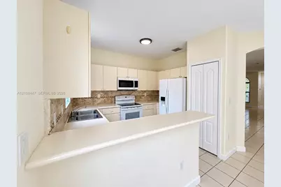 894 SW 149th Ct, Miami, FL 33194 - Photo 13