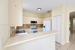 894 SW 149th Ct, Miami, FL 33194 - Photo 13