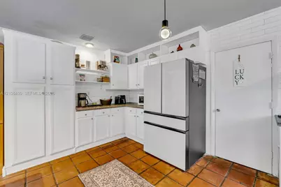 15015 NE 7th Ct, Miami, FL 33161 - Photo 25