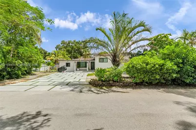15015 NE 7th Ct, Miami, FL 33161 - Photo 1