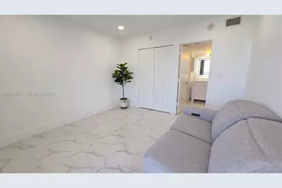 3701 N Country Club Dr #701, Aventura, FL 33180 - Photo 9