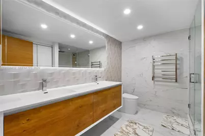 1000 Parkview Dr #809, Hallandale Beach, FL 33009 - Photo 21