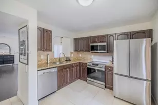 6245 SW 47th Manor, Davie, FL 33314 - Photo 5