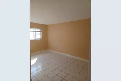 541 Blue Heron Dr #204, Hallandale Beach, FL 33009 - Photo 5