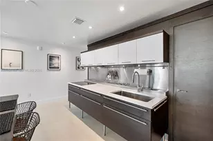 6000 Collins Ave, Miami Beach, FL 33140 - Photo 15