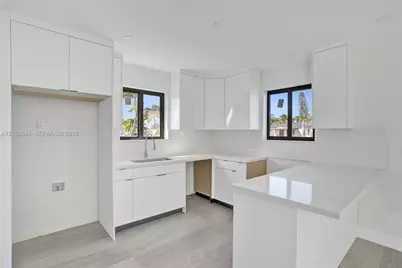 10100 SW 38th Ter, Miami, FL 33165 - Photo 13