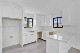 10100 SW 38th Terrace, Miami, FL 33165 - Photo 13