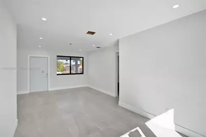 10100 SW 38th Ter, Miami, FL 33165 - Photo 15