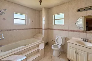 2755 NW 164th Terrace, Miami Gardens, FL 33054 - Photo 9