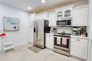 10478 SW 75th Ln, Miami, FL 33173 - Photo 9
