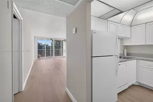 9470 Poinciana Pl, Davie, FL 33324 - Photo 5
