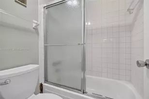 9470 Poinciana Pl, Davie, FL 33324 - Photo 29