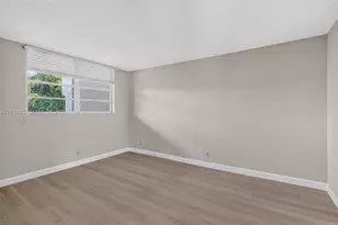 9470 Poinciana Pl, Davie, FL 33324 - Photo 23