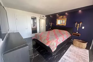 2555 Collins Ave, Miami Beach, FL 33140 - Photo 11