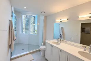 555 NE 34th St, Miami, FL 33137 - Photo 11