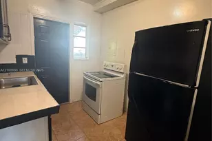 262 NE 111th St, Miami, FL 33161 - Photo 17