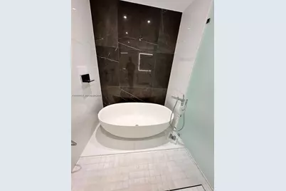 300 Biscayne Boulevard #2709W, Miami, FL 33131 - Photo 13