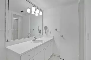 1735 W 60th St, Hialeah, FL 33012 - Photo 13