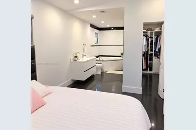 8943 NW 112th Ter, Hialeah Gardens, FL 33018 - Photo 11