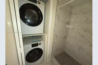 379 Lakeview Dr #205, Weston, FL 33326 - Photo 9