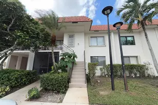 379 Lakeview Dr, Weston, FL 33326 - Photo 1