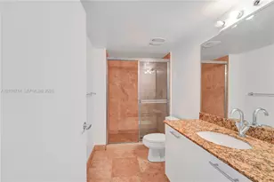 41 SE 5th St, Miami, FL 33131 - Photo 41