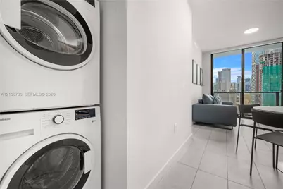 121 NE 5th St #1602, Miami, FL 33132 - Photo 23